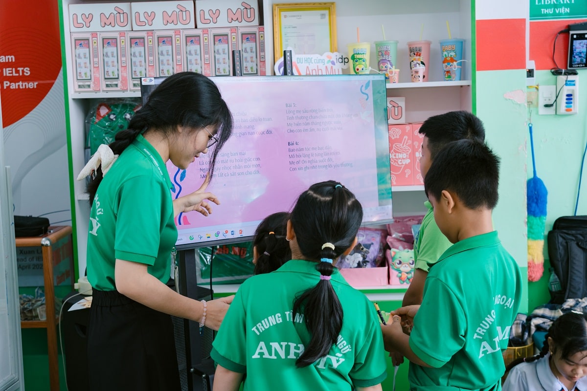 Tuyển dụng giáo viên Anh Mỹ