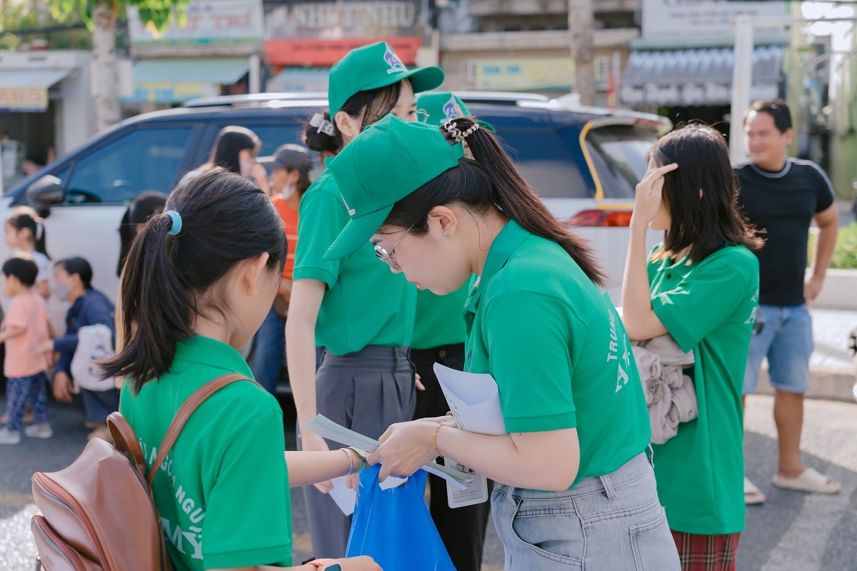 Tuyển giáo viên tiếng Anh