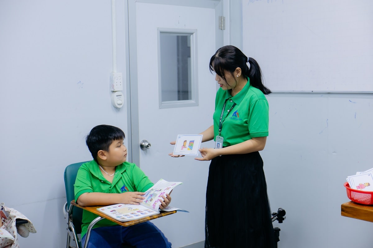 Tuyển dụng giáo viên tiếng Anh