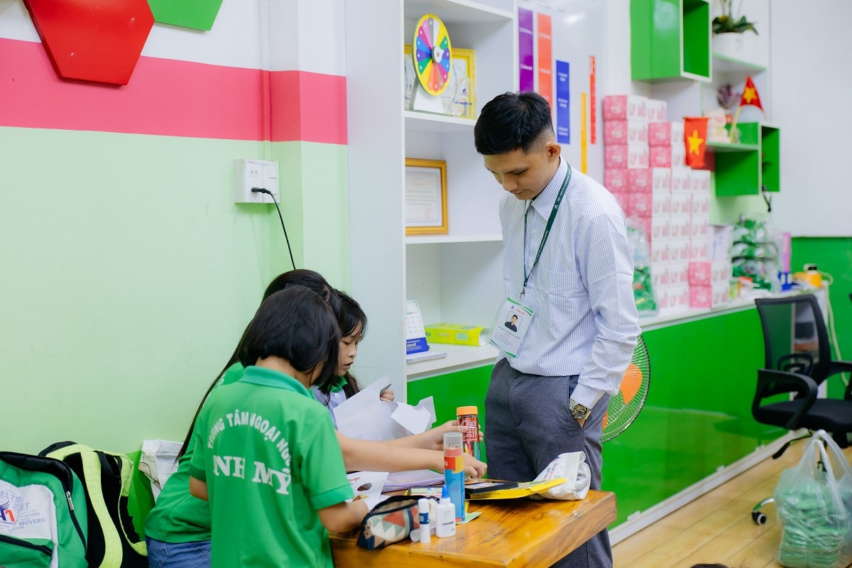 Giáo viên tiếng Anh