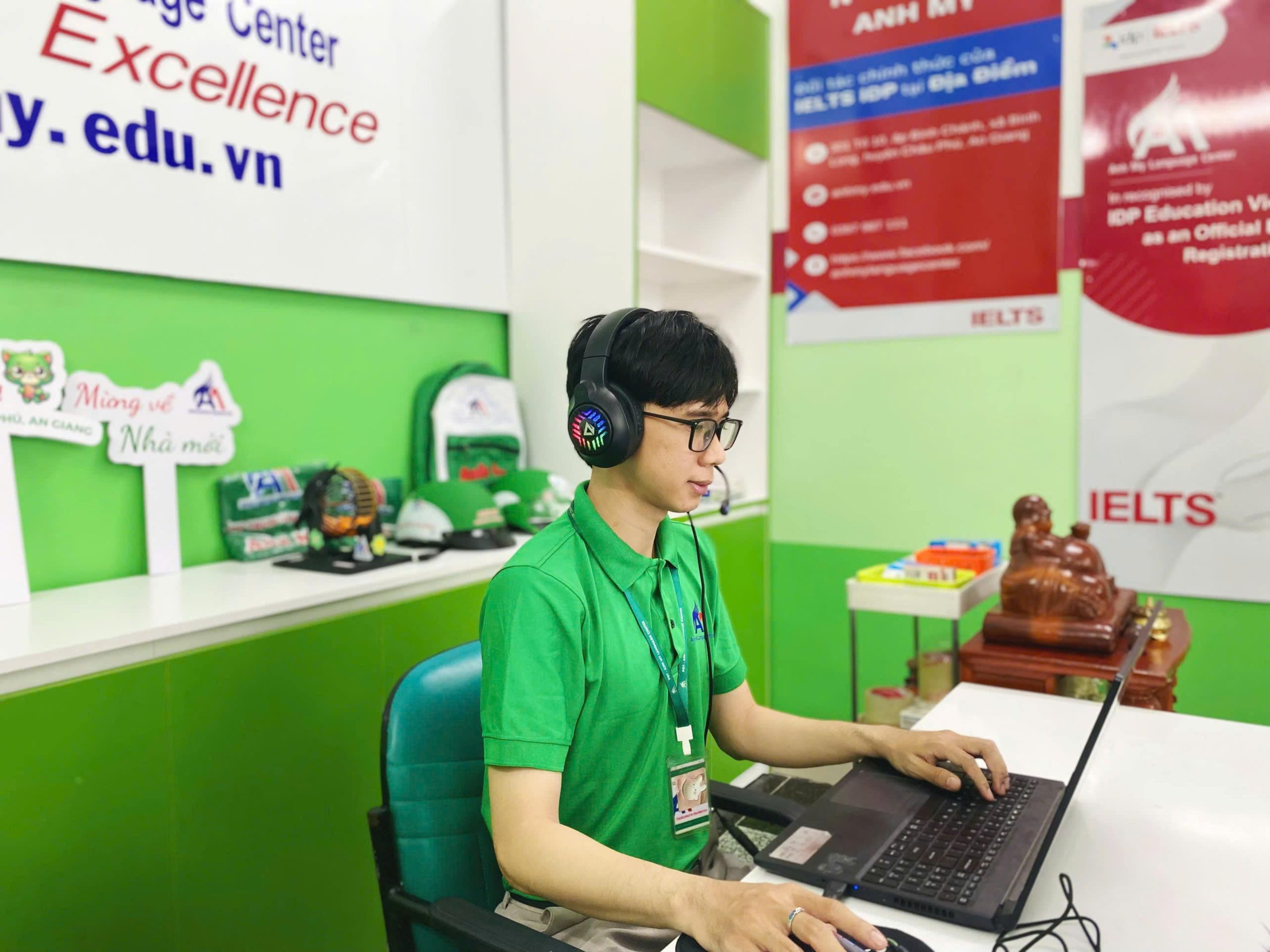 Tuyển dụng giáo viên tiếng Anh Châu Phú