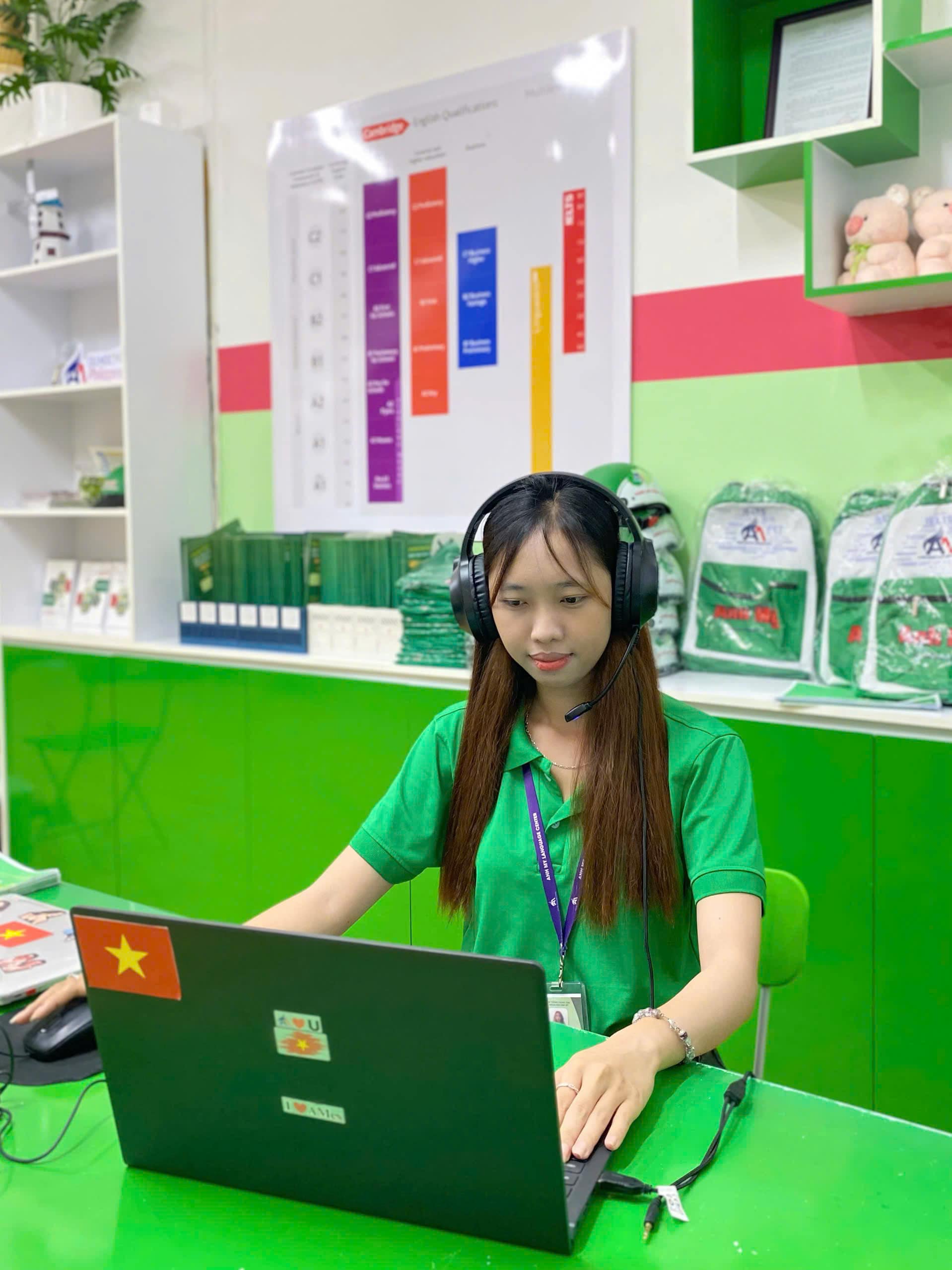 Nhân viên Anh Mỹ Tân Châu