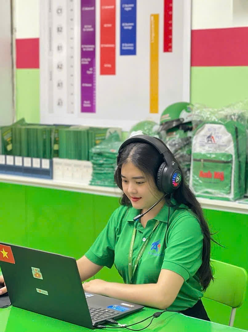Nhân viên Anh Mỹ Phú Tân