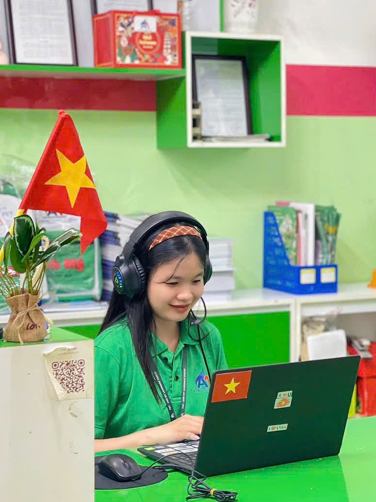 Nhân viên Anh Mỹ Phú Tân
