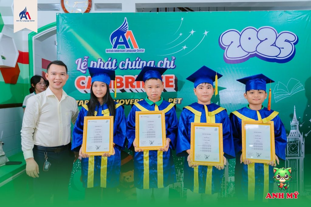 Hình 4: Các bạn học viên đạt chứng chỉ Movers với thành tích xuất sắc