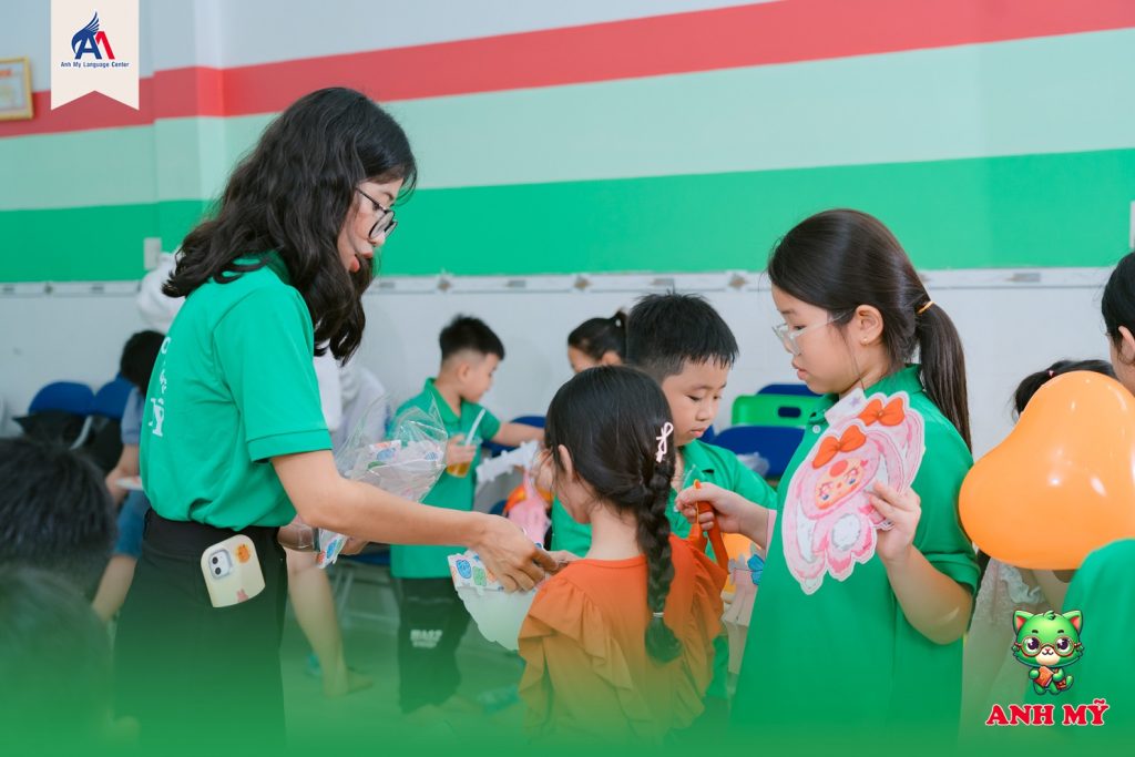 Hình 6: Lễ hội Trung Thu đáng nhớ tại Anh Mỹ