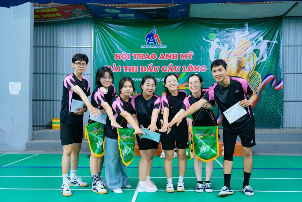 Hình 16: Đội Anh Mỹ Châu Phú ăn mừng chiến thắng