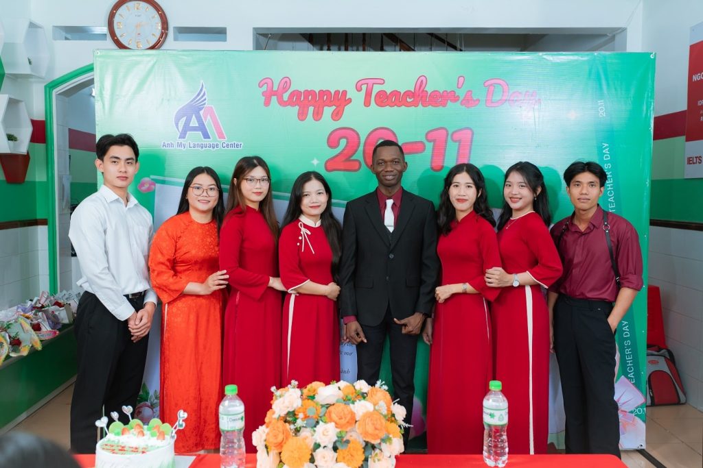 Hình 15: Tập thể giáo viên Anh Mỹ Hồng Ngự