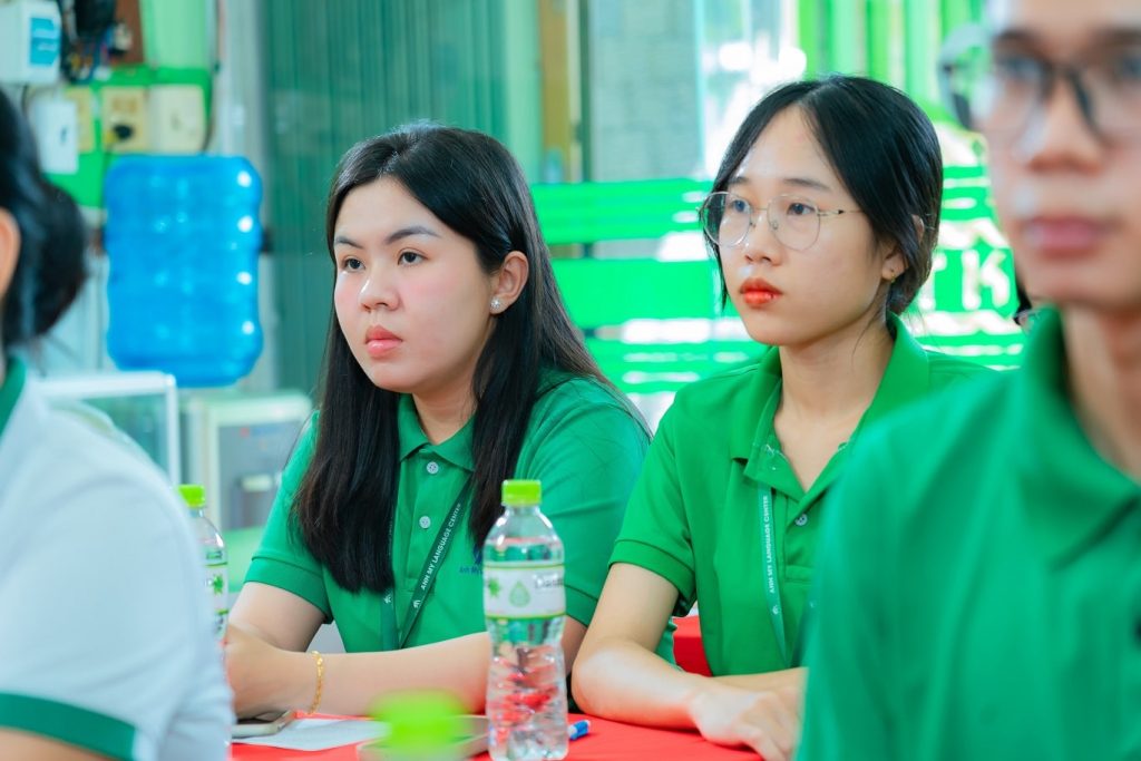 Hình 2: Các đoàn viên tham dự Đại hội đông đủ