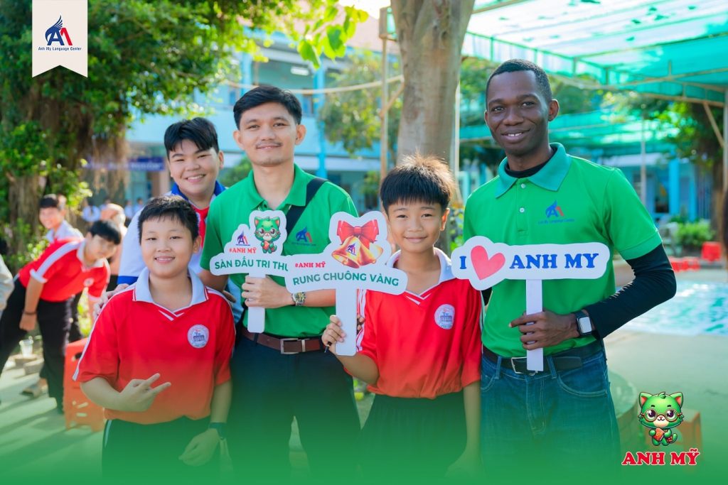 Hình 4: Chuyên gia ngoại ngữ đến từ Philippines và Ghana