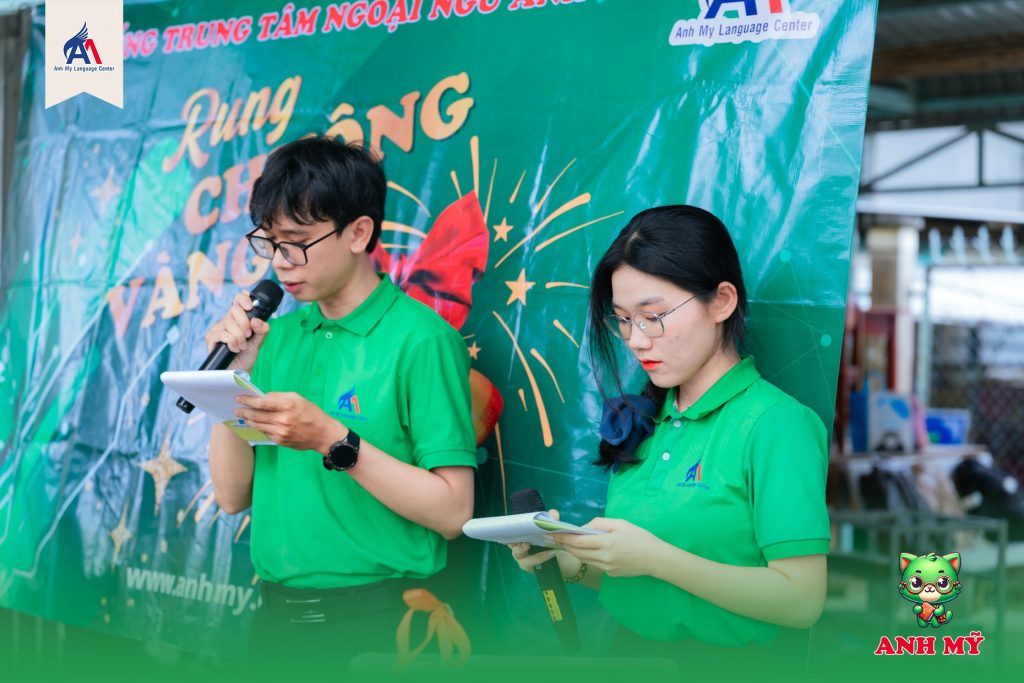 Hình 7: Lắng nghe câu hỏi từ MC