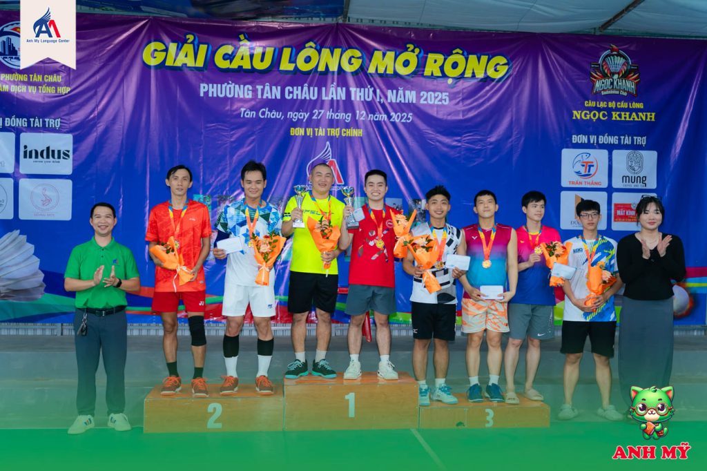 Hình 9: Chúc mừng những vận động viên xuất sắc