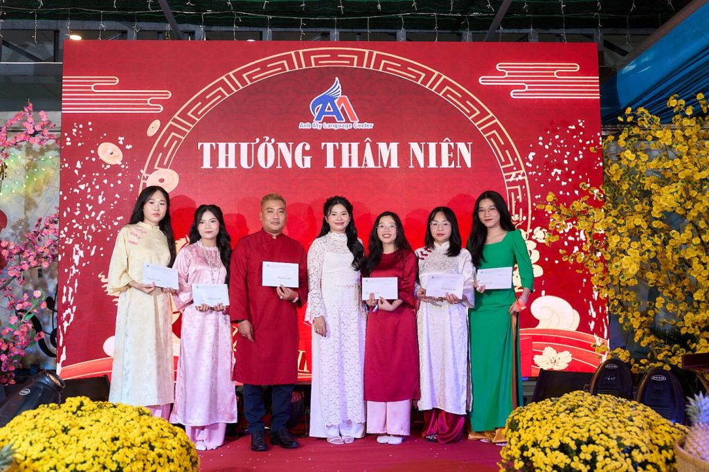 Hình 17: Thưởng thâm niên nhân sự
