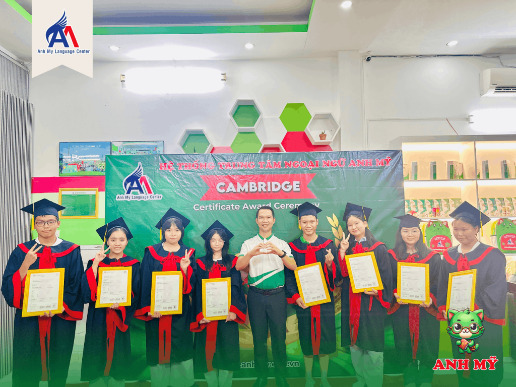 Học viên Anh Mỹ Hồng Ngự tự tin khoe bằng KET