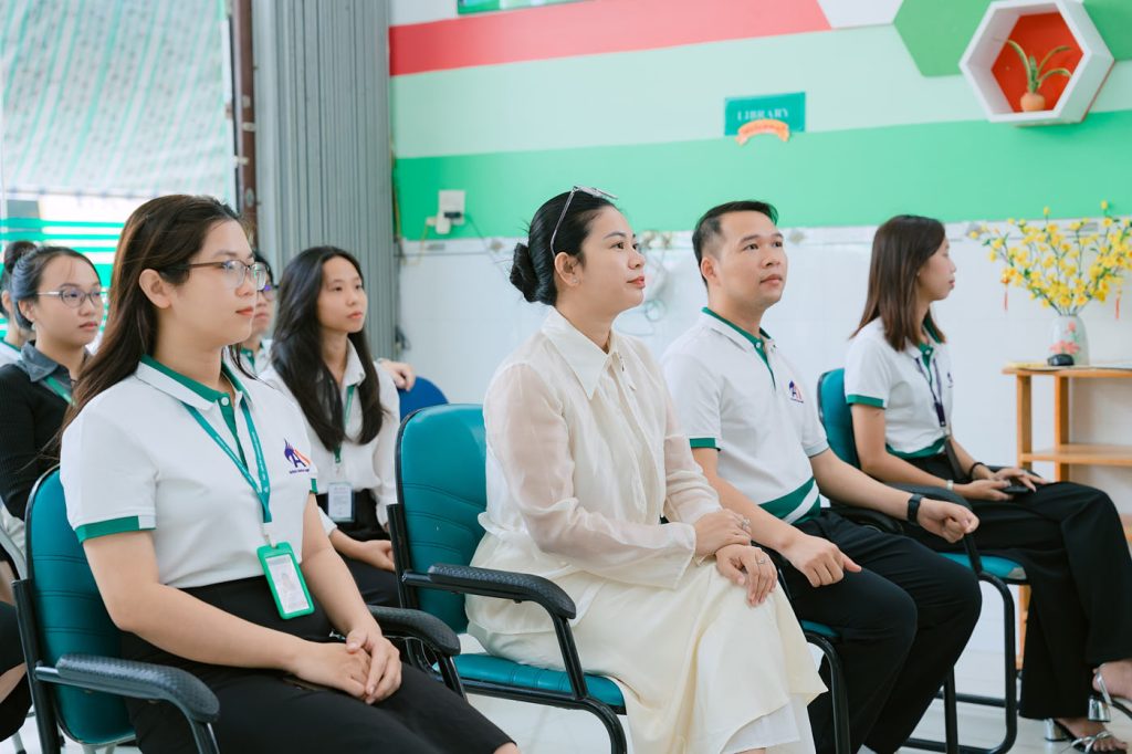 Hình 2: Chương trình có sự tham gia của Ban Lãnh đạo Hệ Thống Trung Tâm Ngoại Ngữ Anh Mỹ