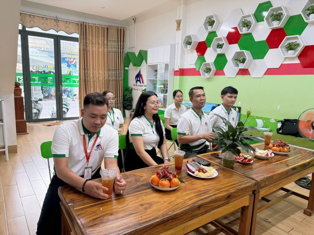 Hình 7: Buổi lễ chào đón nhân sự mới tại Anh Mỹ Phú Tân